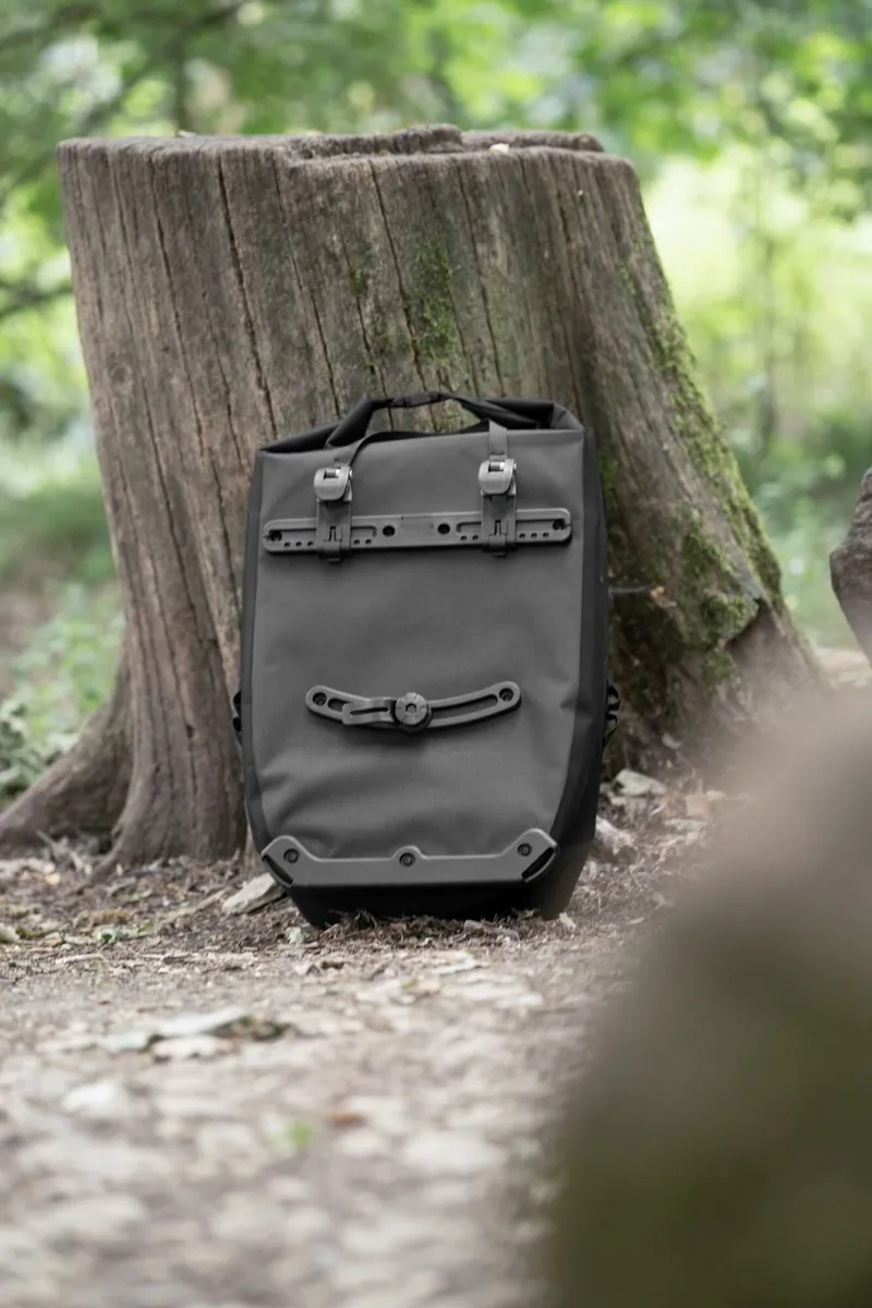 Roam Waterproof 30L Pannier Bag - black -2